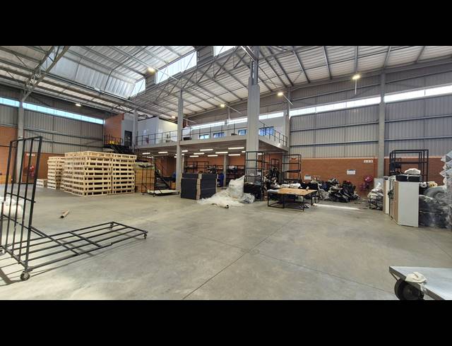 2,889M² WAREHOUSE TO LET IN COSMO BUSINESS PARK